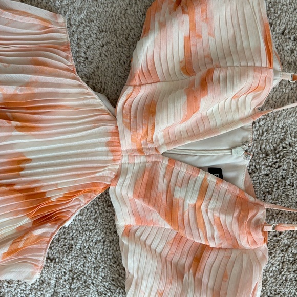 Express Peach and White Pleated Cut Out Dresd - Picture 3 of 4